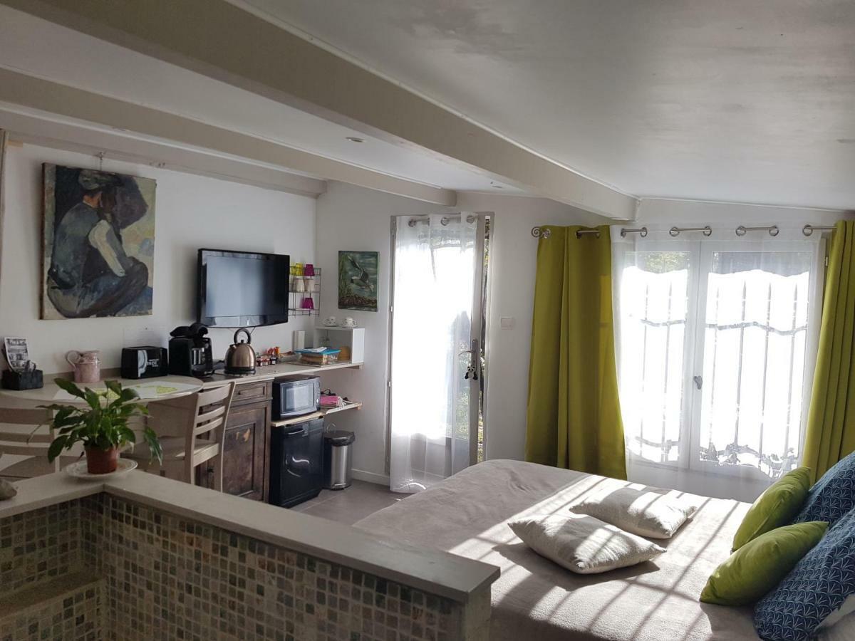 Chambre D'Hote - Mas Le Barret Arles Bagian luar foto